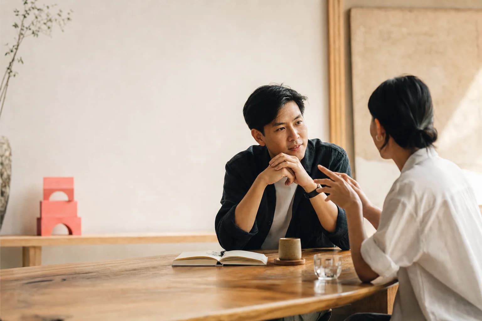 ทีมกำลังพูดคุยเพื่อวาง workflow และประเมินความเหมาะสม